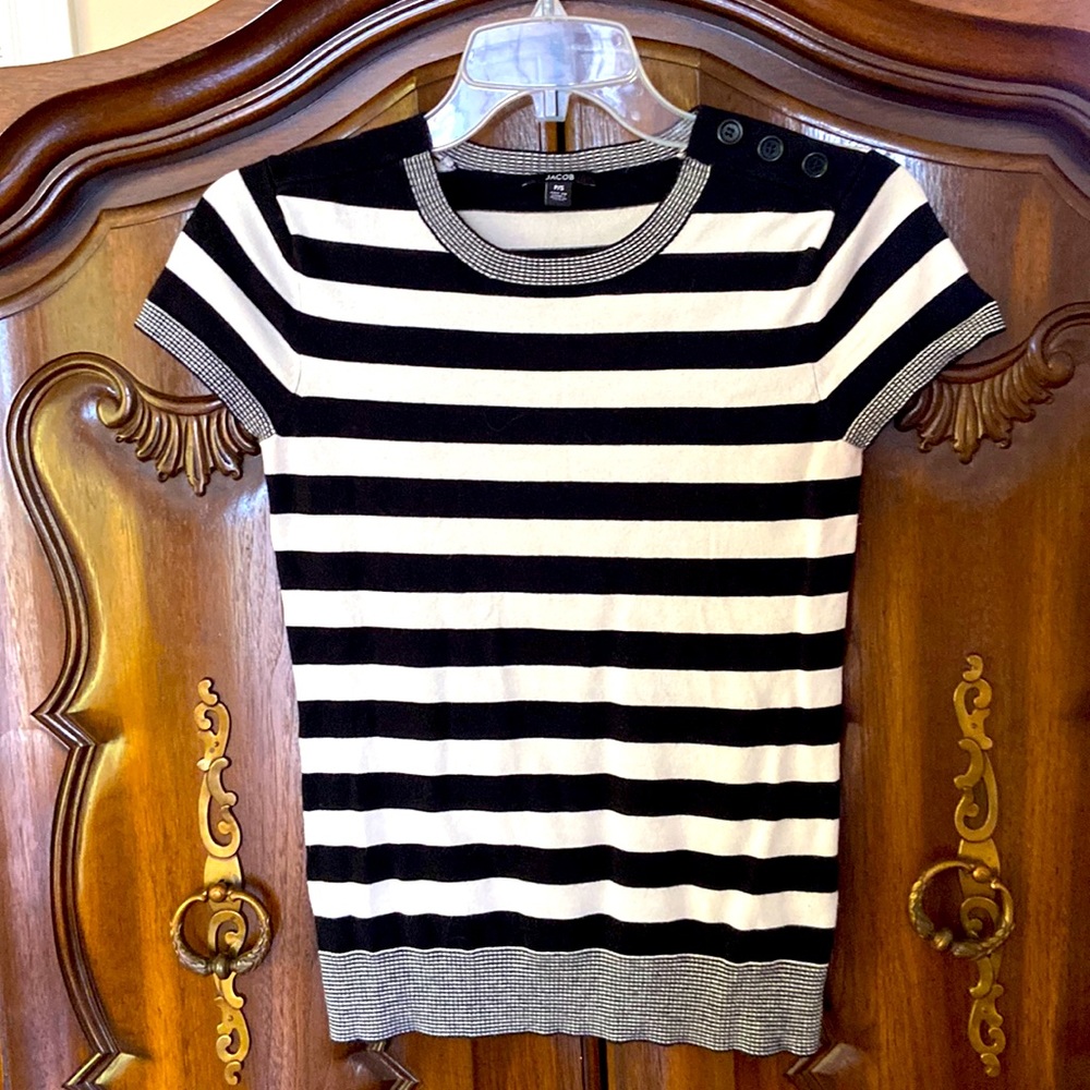 So cute striped knit top in size S
